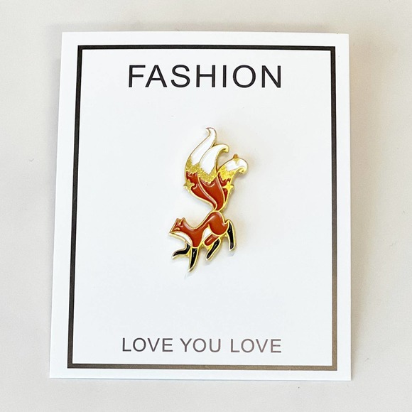 Three Tailed Red Fox Pin - Picture 1 of 9